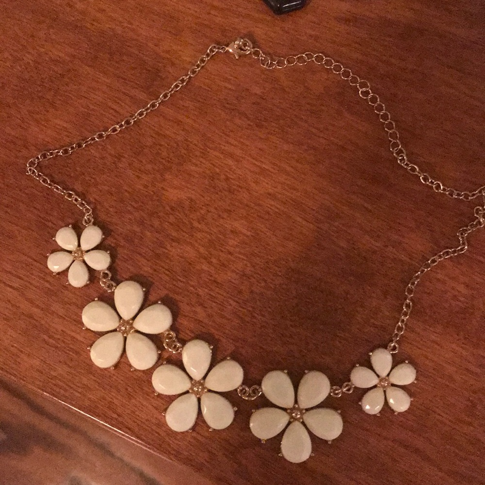 Cream and gold flower necklace